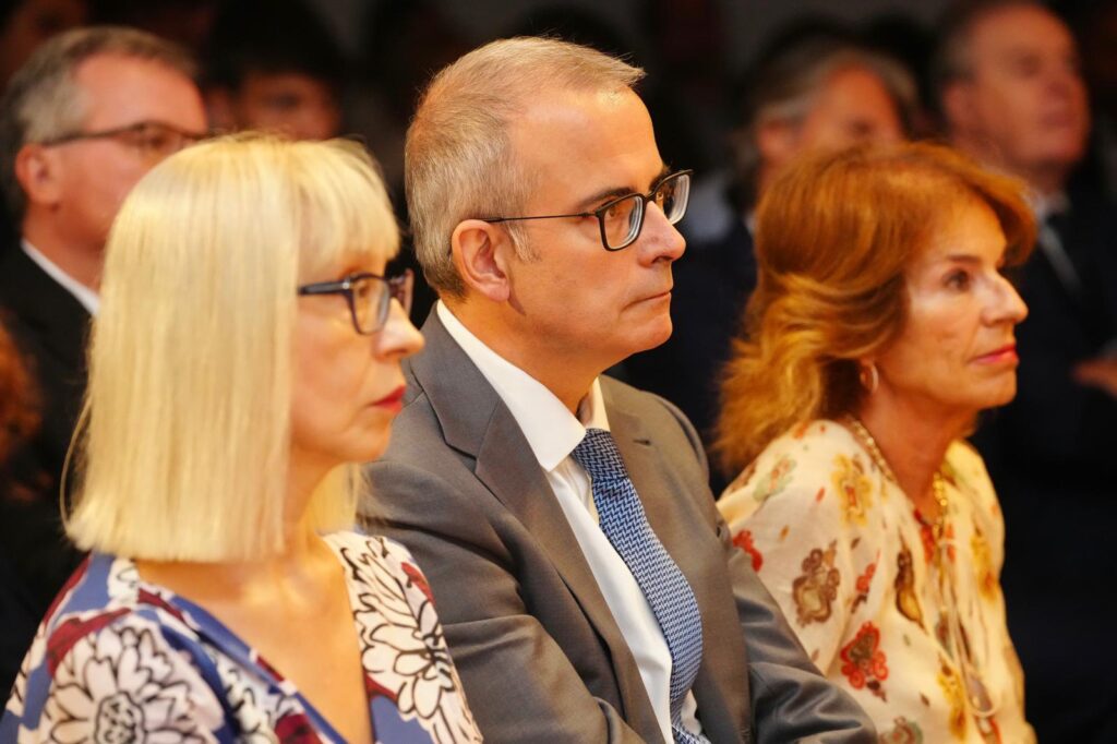 INAUGURACIÓN24